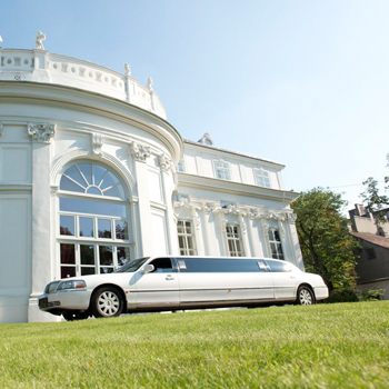 Weisse Stretchlimousine