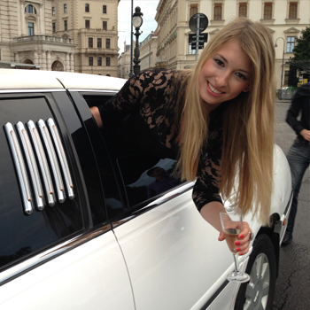 Girl Sekt Stretchlimousine